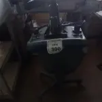 02 CADEIRAS DE ESCRITÓRIO GIRATÓRIAS. (NO ESTADO) ATENÇÃO! FAZER A VISITAÇÃO ANTES DE ARREMATAR, NÃO SABEMOS SE FUNCIONA, LEILÃO NÃO TEM GARANTIA E NEM DEVOLUÇÃO, SUJEITO A POSSÍVEIS AVARIAS VISÍVEIS/OCULTAS E/OU AUSÊNCIA DE COMPONENTES.