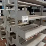 01 ESTANTE DE FERRO. (NO ESTADO) ATENÇÃO! FAZER A VISITAÇÃO ANTES DE ARREMATAR, NÃO SABEMOS SE FUNCIONA, LEILÃO NÃO TEM GARANTIA E NEM DEVOLUÇÃO, SUJEITO A POSSÍVEIS AVARIAS VISÍVEIS/OCULTAS E/OU AUSÊNCIA DE COMPONENTES.