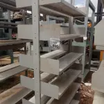 01 ESTANTE DE FERRO. (NO ESTADO) ATENÇÃO! FAZER A VISITAÇÃO ANTES DE ARREMATAR, NÃO SABEMOS SE FUNCIONA, LEILÃO NÃO TEM GARANTIA E NEM DEVOLUÇÃO, SUJEITO A POSSÍVEIS AVARIAS VISÍVEIS/OCULTAS E/OU AUSÊNCIA DE COMPONENTES.