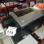 01 IMPRESSORA DE CARTÕES MODELO HDP8500 MARCA FARGO. (NO ESTADO) ATENÇÃO! FAZER A VISITAÇÃO ANTES DE ARREMATAR, NÃO SABEMOS SE FUNCIONA, LEILÃO NÃO TEM GARANTIA E NEM DEVOLUÇÃO, SUJEITO A POSSÍVEIS AVARIAS VISÍVEIS/OCULTAS E/OU AUSÊNCIA DE COMPONENTES.