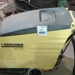 01 MÁQUINA DE LAVAR PISOS INDUSTRIAL MODELO BD 530 MARCA KARCHER. (NO ESTADO) ATENÇÃO! FAZER A VISITAÇÃO ANTES DE ARREMATAR, NÃO SABEMOS SE FUNCIONA, LEILÃO NÃO TEM GARANTIA E NEM DEVOLUÇÃO, SUJEITO A POSSÍVEIS AVARIAS VISÍVEIS/OCULTAS E/OU AUSÊNCIA DE COMPONENTES.