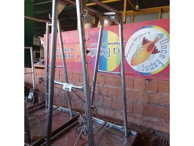 LOTE 499 - 01 GANCHEIRA PARA CÂMARA FRIA EM INOX. (NO ESTADO, LEILÃO NÃO TEM GARANTIA E NEM DEVOLUÇÃO, SUJEITO A POSSÍVEIS AVARIAS VISÍVEIS/OCULTAS E/OU AUSÊNCIA DE COMPONENTES).