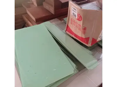 LOTE 530 - 01 ESTANTE DE VIDRO MODULAR DESMONTADA. (NO ESTADO, LEILÃO NÃO TEM GARANTIA E NEM DEVOLUÇÃO, SUJEITO A POSSÍVEIS AVARIAS VISÍVEIS/OCULTAS E/OU AUSÊNCIA DE COMPONENTES).