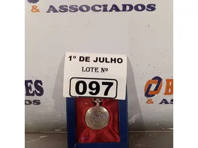 LOTE 097 - 01 RELÓGIO DE BOLSO ANALÓGICO. (NO ESTADO, LEILÃO NÃO TEM GARANTIA E NEM DEVOLUÇÃO, SUJEITO A POSSÍVEIS AVARIAS VISÍVEIS/OCULTAS E/OU AUSÊNCIA DE COMPONENTES).