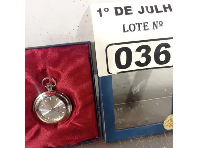 LOTE 036 - 01 RELÓGIO DE BOLSO ANALÓGICO. (NO ESTADO, LEILÃO NÃO TEM GARANTIA E NEM DEVOLUÇÃO, SUJEITO A POSSÍVEIS AVARIAS VISÍVEIS/OCULTAS E/OU AUSÊNCIA DE COMPONENTES).