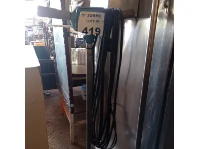 LOTE 419 - 01 ENCERADEIRA INDUSTRIAL MARCA BANDEIRANTE. (NO ESTADO, LEILÃO NÃO TEM GARANTIA E NEM DEVOLUÇÃO, SUJEITO A POSSÍVEIS AVARIAS VISÍVEIS/OCULTAS E/OU AUSÊNCIA DE COMPONENTES).