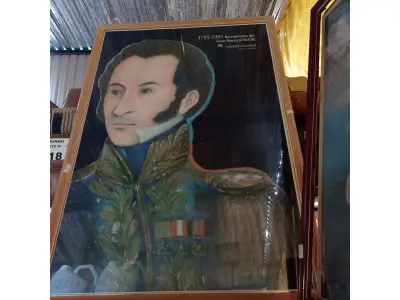 LOTE 417 - 02 QUADROS DE SIMON BOLÍVAR. (NO ESTADO, LEILÃO NÃO TEM GARANTIA E NEM DEVOLUÇÃO, SUJEITO A POSSÍVEIS AVARIAS VISÍVEIS/OCULTAS E/OU AUSÊNCIA DE COMPONENTES).