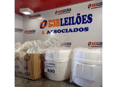 LOTE 490 - 02 FRASQUEIRAS SUPPLY CLEAN COM 04 REFIS. (NO ESTADO, LEILÃO NÃO TEM GARANTIA E NEM DEVOLUÇÃO, SUJEITO A POSSÍVEIS AVARIAS VISÍVEIS/OCULTAS E/OU AUSÊNCIA DE COMPONENTES).