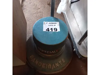 LOTE 419 - 01 ENCERADEIRA INDUSTRIAL MARCA BANDEIRANTE. (NO ESTADO, LEILÃO NÃO TEM GARANTIA E NEM DEVOLUÇÃO, SUJEITO A POSSÍVEIS AVARIAS VISÍVEIS/OCULTAS E/OU AUSÊNCIA DE COMPONENTES).