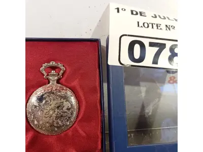 LOTE 078 - 01 RELÓGIO DE BOLSO ANALÓGICO. (NO ESTADO, LEILÃO NÃO TEM GARANTIA E NEM DEVOLUÇÃO, SUJEITO A POSSÍVEIS AVARIAS VISÍVEIS/OCULTAS E/OU AUSÊNCIA DE COMPONENTES).