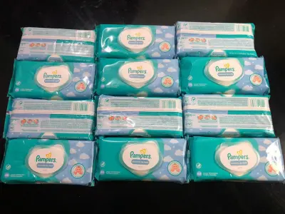 LOTE 158 - 01 CAIXA DE LENÇOS UMEDECIDOS PAMPERS CHEIRINHO DE BEBÊ COM 12 PEÇAS DE 48 LENÇOS CADA, 17.1CMX14.4CM (NOVO) VALIDADE 16/07/2022 (NO ESTADO SEM GARANTIA DE FUNCIONAMENTO, SUJEITO A POSSÍVEIS AVARIAS VISÍVEIS/OCULTAS E/OU AUSÊNCIA DE COMPONENTES)