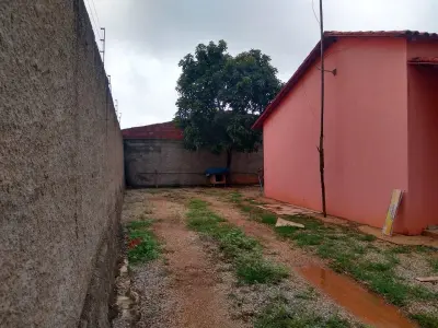 LOTE 001 - 01 CASA NA QUADRA 97, LOTE 027 SITUADO NO LOTEAMENTO JARDIM AMÉRICA IV , ÁGUAS LINDAS - GO, MATRICULA Nº 27551, LOTE COM 252,00 m² (NO ESTADO) (VISITAÇÃO AGENDAR 61-98153-0503)0