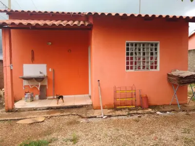 LOTE 001 - 01 CASA NA QUADRA 97, LOTE 027 SITUADO NO LOTEAMENTO JARDIM AMÉRICA IV , ÁGUAS LINDAS - GO, MATRICULA Nº 27551, LOTE COM 252,00 m² (NO ESTADO) (VISITAÇÃO AGENDAR 61-98153-0503)0