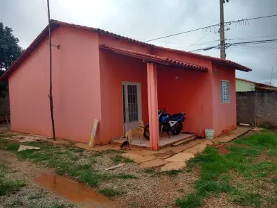 LOTE 001 - 01 CASA NA QUADRA 97, LOTE 027 SITUADO NO LOTEAMENTO JARDIM AMÉRICA IV , ÁGUAS LINDAS - GO, MATRICULA Nº 27551, LOTE COM 252,00 m² (NO ESTADO) (VISITAÇÃO AGENDAR 61-98153-0503)0