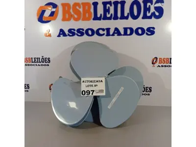 LOTE 097 - 05 HÉLICES DO VENTILADOR MALLORY 40CM. (NO ESTADO, NÃO SABEMOS SE FUNCIONA. LEILÃO NÃO TEM GARANTIA E NEM DEVOLUÇÃO).