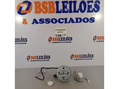 LOTE 156 - 01 MOTOR DE HÉLICE, 01 MOTOR DE OSCILAÇÃO DO CLIMATIZADOR VENTISOL. (NO ESTADO, NÃO SABEMOS SE FUNCIONA. LEILÃO NÃO TEM GARANTIA E NEM DEVOLUÇÃO).