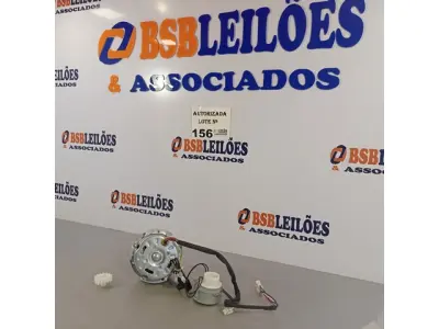 LOTE 156 - 01 MOTOR DE HÉLICE, 01 MOTOR DE OSCILAÇÃO DO CLIMATIZADOR VENTISOL. (NO ESTADO, NÃO SABEMOS SE FUNCIONA. LEILÃO NÃO TEM GARANTIA E NEM DEVOLUÇÃO).