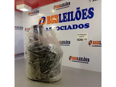 LOTE 026 - 01 EXTRATOR DE SUCOS MARCA MONDIAL COMPLETO. (NO ESTADO, NÃO SABEMOS SE FUNCIONA. LEILÃO NÃO TEM GARANTIA E NEM DEVOLUÇÃO).