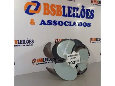 LOTE 103 - 05 HÉLICES DO VENTILADOR MALLORY 30CM. (NO ESTADO, NÃO SABEMOS SE FUNCIONA. LEILÃO NÃO TEM GARANTIA E NEM DEVOLUÇÃO).