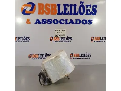 LOTE 074 - 01 MOTOR DO VENTILADOR DE PAREDE TRON. (NO ESTADO, NÃO SABEMOS SE FUNCIONA. LEILÃO NÃO TEM GARANTIA E NEM DEVOLUÇÃO).