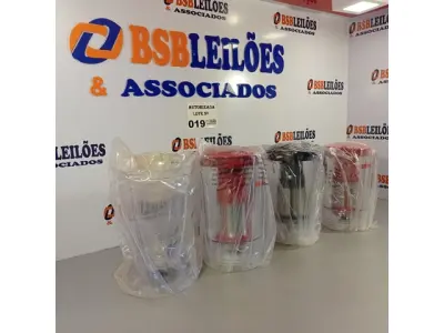 LOTE 019 - 04 COPOS DE LIQUIDIFICADORES MONDIAL MODELOS L66/60, L900, L99 E 01 COPO DO LIQUIDIFICADOR CADENCE 780. (NO ESTADO, NÃO SABEMOS SE FUNCIONA. LEILÃO NÃO TEM GARANTIA E NEM DEVOLUÇÃO).