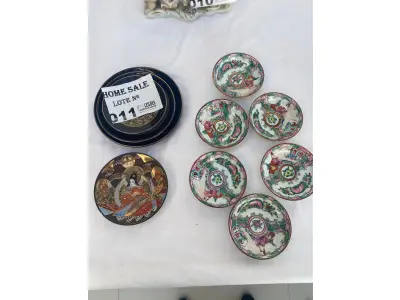 LOTE 011 - 06 CUMBUQUINHAS E 04 PIRES, EM PORCELANA CHINESA, PINTADAS À MÃO, EM DIVERSOS TAMANHOS. (NO ESTADO DE CONSERVAÇÃO QUE SE ENCONTRA) 