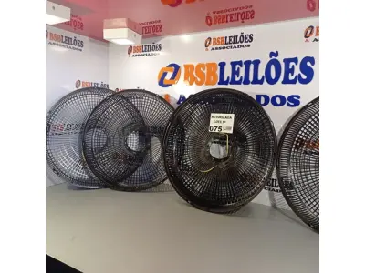 LOTE 075 - 05 GRADES DE VENTILADORES DIVERSOS. (NO ESTADO, NÃO SABEMOS SE FUNCIONA. LEILÃO NÃO TEM GARANTIA E NEM DEVOLUÇÃO).