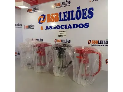 LOTE 019 - 04 COPOS DE LIQUIDIFICADORES MONDIAL MODELOS L66/60, L900, L99 E 01 COPO DO LIQUIDIFICADOR CADENCE 780. (NO ESTADO, NÃO SABEMOS SE FUNCIONA. LEILÃO NÃO TEM GARANTIA E NEM DEVOLUÇÃO).