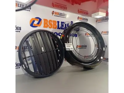 LOTE 076 - 01 GABINETE FRONTAL E GRADE DE VENTILAÇÃO VENTISOL. (NO ESTADO, NÃO SABEMOS SE FUNCIONA. LEILÃO NÃO TEM GARANTIA E NEM DEVOLUÇÃO).