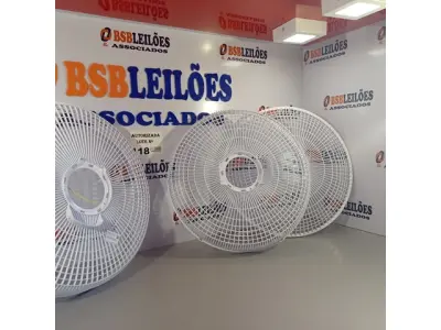 LOTE 118 - 04 GRADES DE VENTILADORES DIVERSOS. (NO ESTADO, NÃO SABEMOS SE FUNCIONA. LEILÃO NÃO TEM GARANTIA E NEM DEVOLUÇÃO).