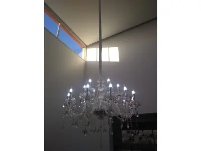 LOTE 042 - 01 LUSTRE EM VIDRO, COM VARIOS PINGENTES EM CRISTAL. (NO ESTADO DE CONSERVAÇÃO QUE SE ENCONTRA)