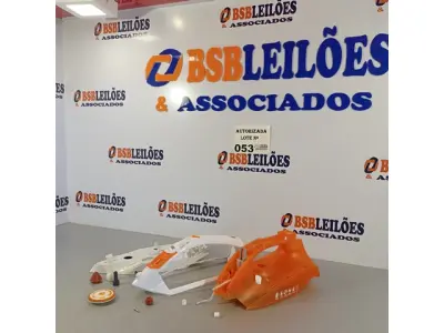 LOTE 053 - 02 CARCAÇAS DO FERRO DE PASSAR MARCA OSTER. (NO ESTADO, NÃO SABEMOS SE FUNCIONA. LEILÃO NÃO TEM GARANTIA E NEM DEVOLUÇÃO).