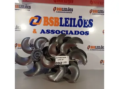 LOTE 092 - 04 HÉLICES DO VENTILADOR MALLORY 40 CM 06 PÁS. (NO ESTADO, NÃO SABEMOS SE FUNCIONA. LEILÃO NÃO TEM GARANTIA E NEM DEVOLUÇÃO).