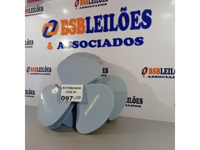 LOTE 097 - 05 HÉLICES DO VENTILADOR MALLORY 40CM. (NO ESTADO, NÃO SABEMOS SE FUNCIONA. LEILÃO NÃO TEM GARANTIA E NEM DEVOLUÇÃO).