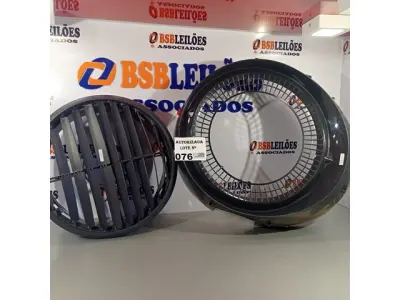 LOTE 076 - 01 GABINETE FRONTAL E GRADE DE VENTILAÇÃO VENTISOL. (NO ESTADO, NÃO SABEMOS SE FUNCIONA. LEILÃO NÃO TEM GARANTIA E NEM DEVOLUÇÃO).