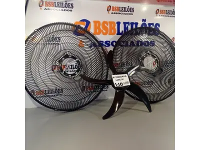 LOTE 140 - 02 GRADES DIANTEIRAS E HÉLICES DO VENTILADOR MONDIAL. (NO ESTADO, NÃO SABEMOS SE FUNCIONA. LEILÃO NÃO TEM GARANTIA E NEM DEVOLUÇÃO).