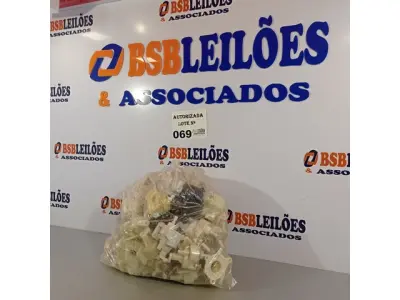 LOTE 069 - 46 PEÇAS DA CAIXA DE OSCILAÇÃO DO VENTILADOR MONDIAL. (NO ESTADO, NÃO SABEMOS SE FUNCIONA. LEILÃO NÃO TEM GARANTIA E NEM DEVOLUÇÃO).