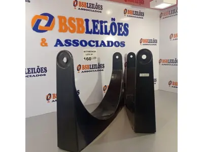 LOTE 160 - 02 PÉS DO CIRCULADOR DE AR MONDIAL CA51. (NO ESTADO, NÃO SABEMOS SE FUNCIONA. LEILÃO NÃO TEM GARANTIA E NEM DEVOLUÇÃO).