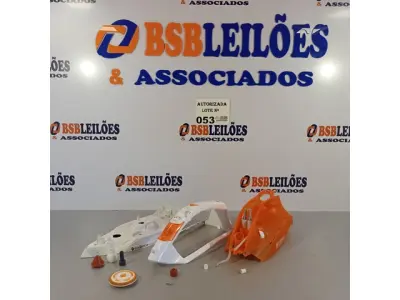 LOTE 053 - 02 CARCAÇAS DO FERRO DE PASSAR MARCA OSTER. (NO ESTADO, NÃO SABEMOS SE FUNCIONA. LEILÃO NÃO TEM GARANTIA E NEM DEVOLUÇÃO).