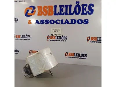 LOTE 074 - 01 MOTOR DO VENTILADOR DE PAREDE TRON. (NO ESTADO, NÃO SABEMOS SE FUNCIONA. LEILÃO NÃO TEM GARANTIA E NEM DEVOLUÇÃO).