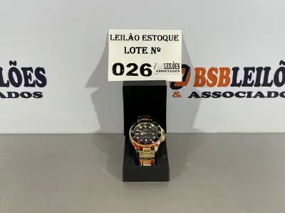 LOTE 026 - 01 RELÓGIO DOURADO COM PRETO (NO ESTADO, NÃO SABEMOS SE FUNCIONA. LEILÃO NÃO TEM GARANTIA E NEM DEVOLUÇÃO)