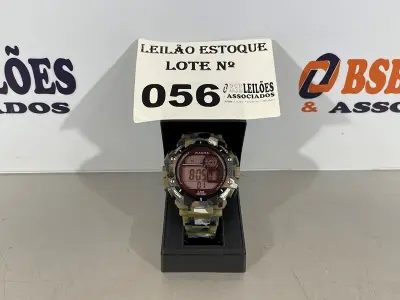 LOTE 056 - 01 RELÓGIO MILITAR CAMUFLADO  VERDE ESCURO (NO ESTADO, NÃO SABEMOS SE FUNCIONA. LEILÃO NÃO TEM GARANTIA E NEM DEVOLUÇÃO)