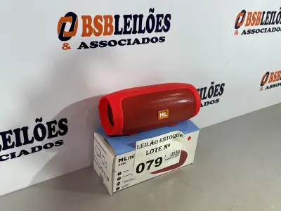LOTE 079 - 01 CAIXA DE SOM BLUETOOTH VERMELHA (NO ESTADO, NÃO SABEMOS SE FUNCIONA. LEILÃO NÃO TEM GARANTIA E NEM DEVOLUÇÃO)