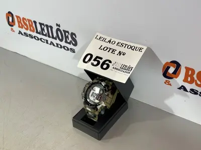 LOTE 056 - 01 RELÓGIO MILITAR CAMUFLADO  VERDE ESCURO (NO ESTADO, NÃO SABEMOS SE FUNCIONA. LEILÃO NÃO TEM GARANTIA E NEM DEVOLUÇÃO)