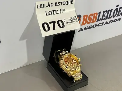 LOTE 070 - 01 RELÓGIO DOURADO (NO ESTADO, NÃO SABEMOS SE FUNCIONA. LEILÃO NÃO TEM GARANTIA E NEM DEVOLUÇÃO)