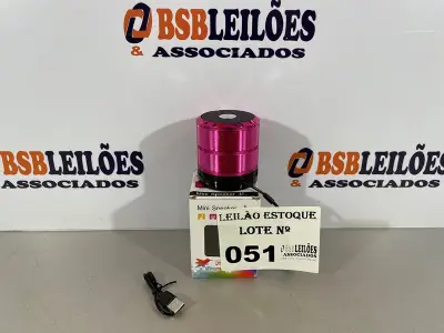 LOTE 051 - 01 CAIXINHA DE SOM PORTATIL MINI (NO ESTADO, NÃO SABEMOS SE FUNCIONA. LEILÃO NÃO TEM GARANTIA E NEM DEVOLUÇÃO)