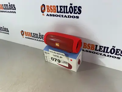LOTE 079 - 01 CAIXA DE SOM BLUETOOTH VERMELHA (NO ESTADO, NÃO SABEMOS SE FUNCIONA. LEILÃO NÃO TEM GARANTIA E NEM DEVOLUÇÃO)