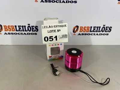 LOTE 051 - 01 CAIXINHA DE SOM PORTATIL MINI (NO ESTADO, NÃO SABEMOS SE FUNCIONA. LEILÃO NÃO TEM GARANTIA E NEM DEVOLUÇÃO)