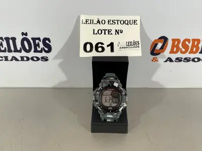 LOTE 061 - 01 RELÓGIO MILITAR CAMUFLADO CINZA (NO ESTADO, NÃO SABEMOS SE FUNCIONA. LEILÃO NÃO TEM GARANTIA E NEM DEVOLUÇÃO)