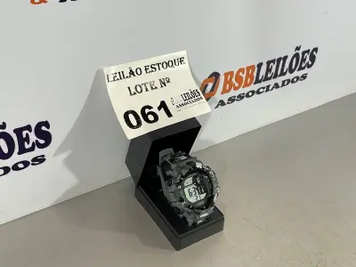 LOTE 061 - 01 RELÓGIO MILITAR CAMUFLADO CINZA (NO ESTADO, NÃO SABEMOS SE FUNCIONA. LEILÃO NÃO TEM GARANTIA E NEM DEVOLUÇÃO)
